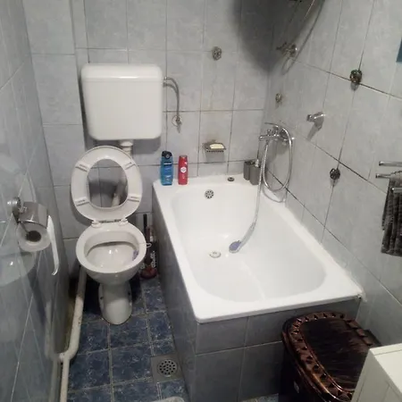 Beca Apartman Sa 2 Spavace Sobe *